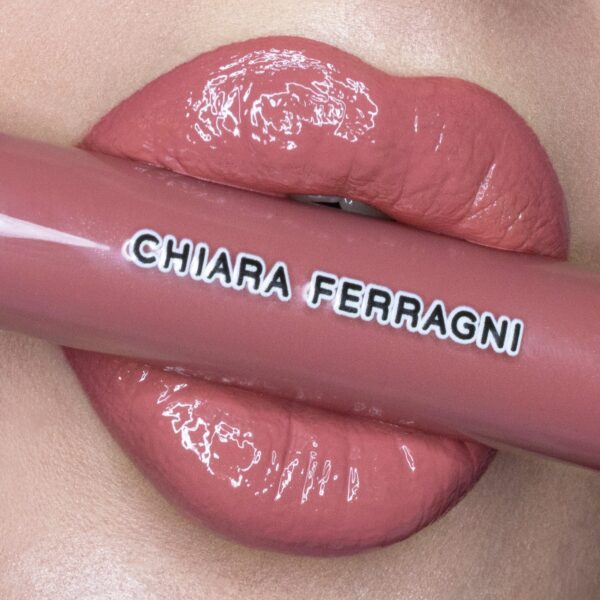 CHIARA FERRAGNI GLOSSY TEMPTATION 02