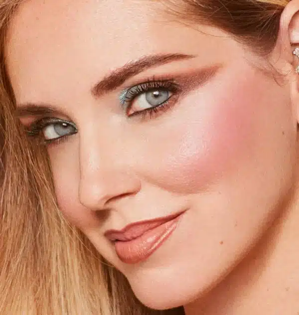 CHIARA FERRAGNI HIGHLIGHTING BLUSH - BABE CHARMING 02 - Image 3