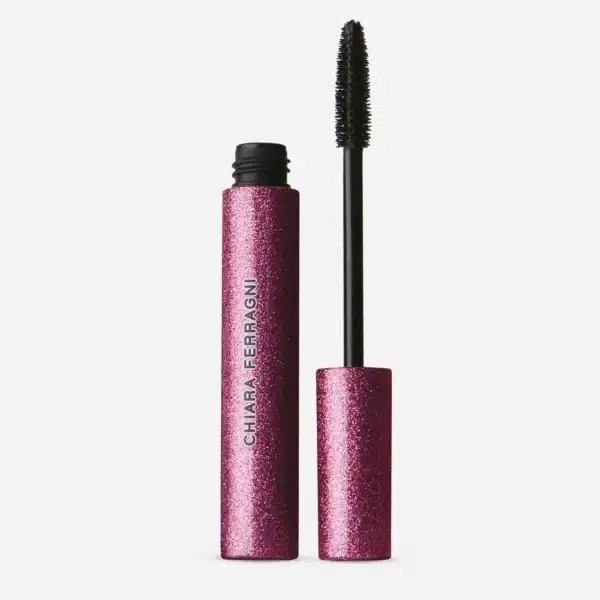 CHIARA FERRAGNI MASCARA - UNPOSTED 01