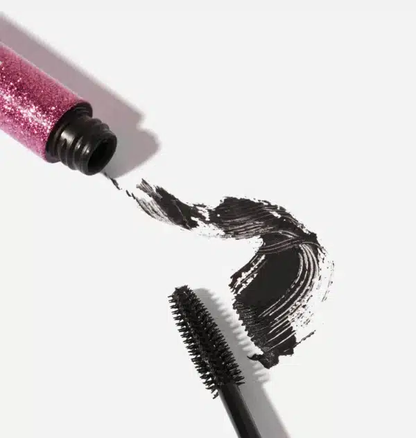 CHIARA FERRAGNI MASCARA - UNPOSTED 01 - Image 3